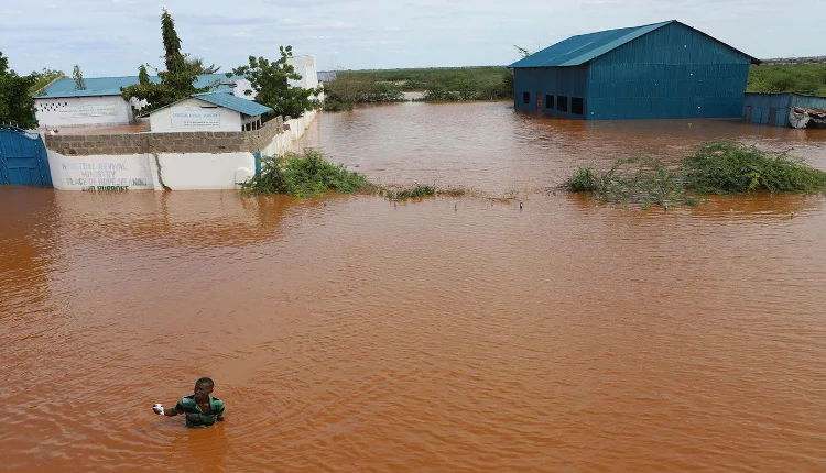 فيضانات كينيا: تأجيل إعادة فتح المدارس